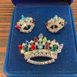 Gorgeous vintage David Crown Brooch/pin and Screwback Earrings Set